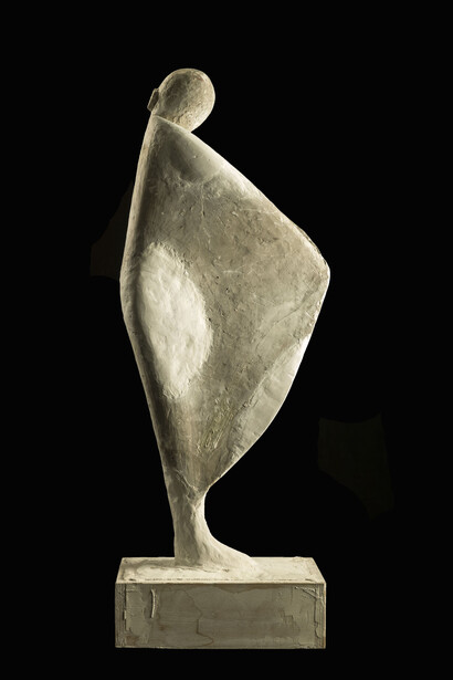 Federico Seneca, bozzetto preparatorio in gesso per pubblicità “Biancheria intima Albene”, scultura a tutto tondo in gesso, 1954 circa, 65 x 23,5 cm Collezione privata. Courtesy of M.A.X. museo