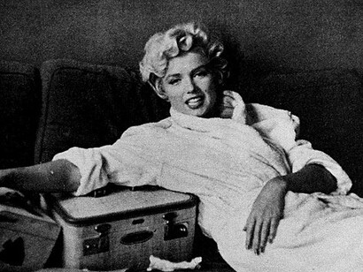 Marilyn Monroe dans une photo très similaire à celle historique prise par Elliott Erwitt, vers 1954. Photo de Myron Ehrenberg