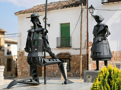 Monumento dedicado al Quijote y su amada Dulcinea en El Toboso, Toledo, España