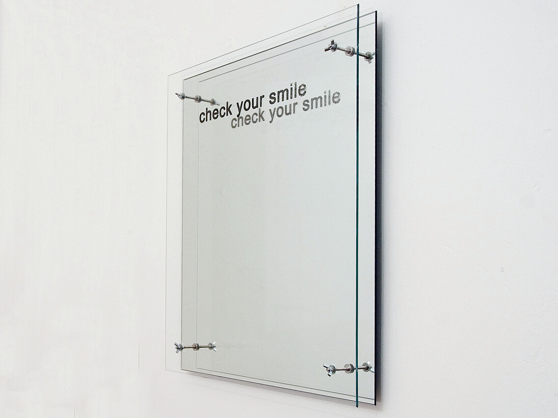 Jacopo Mazzonelli, Check your smile (trasferimento di toner su vetro. specchio), Courtesy Federico Bianchi Gallery