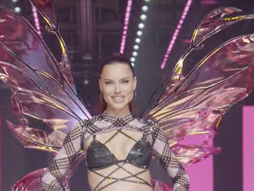 Adriana Lima made a grand return to the catwalk five years after her last appearance