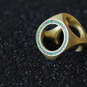 Krumenacker Stephane, Pave high roller, brazilian emerald mounted in 18 karate gold, 2024. Courtesy of Bitfactory Gallery