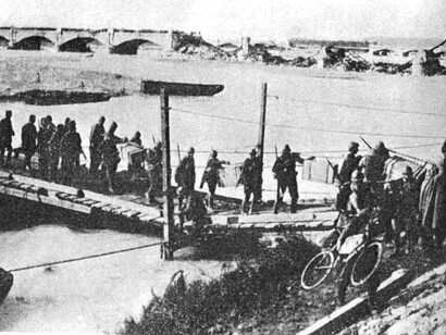 Truppe italiane passano il Piave dopo Caporetto