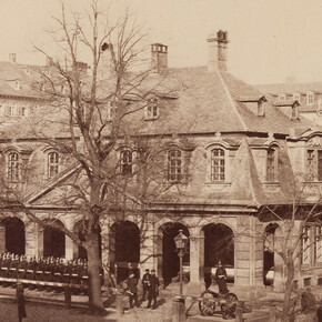 Carl Friedrich Mylius, Frankfurt am Main: Hauptwache with assembled guard detail, 1865. Courtesy of Museum Städel