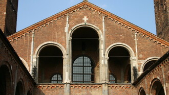 Milano, Sant'Ambrogio, facciata. Foto Giovanni Dall'Orto