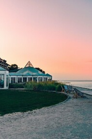 Marienlyst Strandhotel, set between the Øresund Strait and the sand dunes of Helsingør, reflects the town’s long history as a seaside retreat shaped by leisure, travel, and proximity to the sea © Photo by Jacob Lisbygd