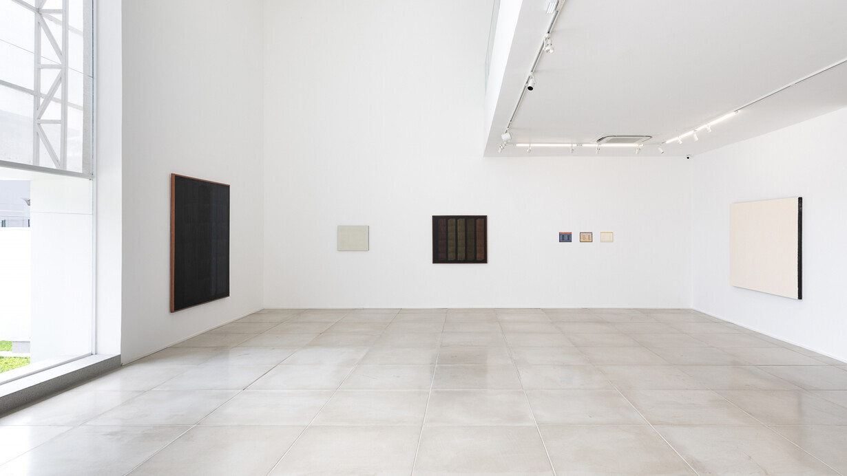 João Trevisan, Turvo reflexo, vista da exposição. Cortesia da Galeria Simões de Assis