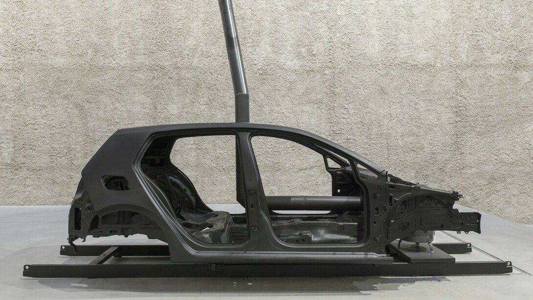 Michael Sailstorfer. Courtesy of König Galerie