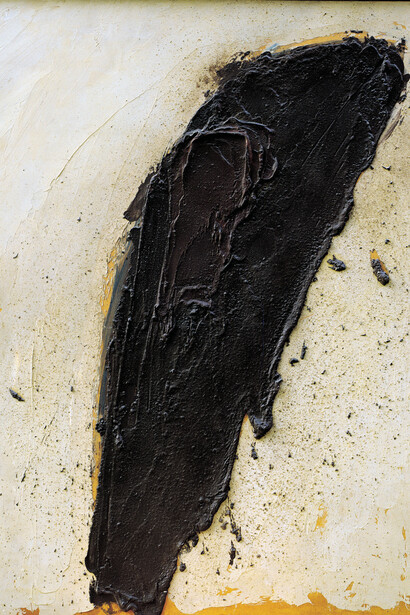 William Congdon, Crocefisso  90, dettaglio, 1974
olio e cenere su pannello, 120 x 100 cm, Milano, The William G. Congdon Foundation
