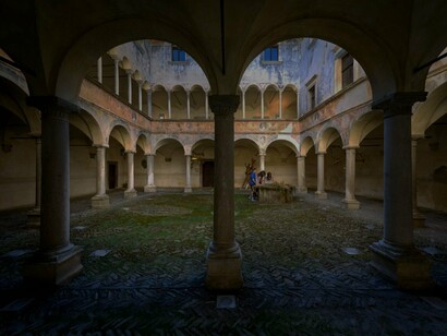 Cortile interno del palazzo, Palazzo Besta, Teglio, Italia