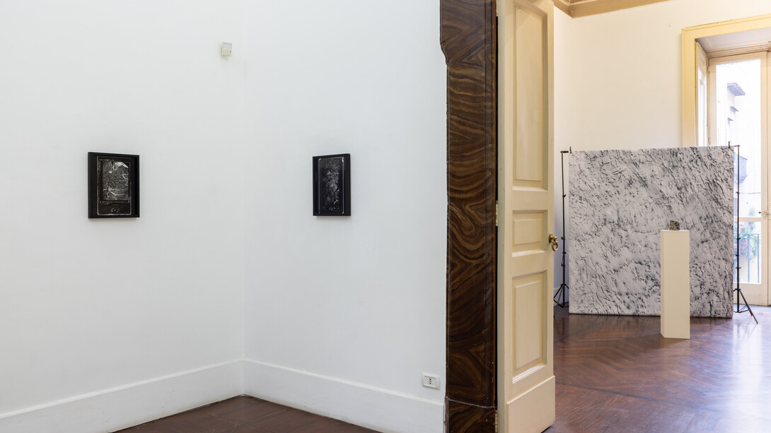 Giovanni Giaretta, It takes a while to learn to talk the long language of the rocks, vista della mostra. Per gentile concessione di Galleria Tiziana Di Caro