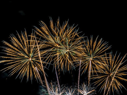 En ese momento, éramos incapaces de comprender que aquella llamarada representaba un riesgo severo, capaz de producir una tragedia irreparable.   Celebrando el nuevo año 2026 en Nápoles, Italia