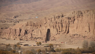 El 9 de marzo de 2001, en cumplimiento de una fatwa del año 2000 emitida por el mulá Mohamed Omar, las fuerzas talibanes abrieron fuego contra estatuas gigantes en Bamiyán el 11 de marzo. Las estatuas de Buda en Bamiyán eran las más grandes y altas del mundo. Las estatuas budistas de Bamiyán, si hasta ayer era un símbolo del pasado histórico de esta tierra, hoy es un monumento a los años de extremismo religioso en este país, un movimiento que conmocionó al mundo. La UNESCO calificó la acción de los talibanes como un "acto de terrorismo cultural"