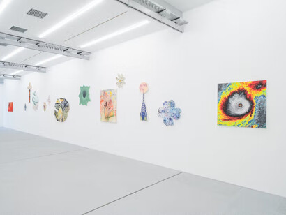 This neighborhood‘s changed, exhibition view. Courtesy of Gallery Common