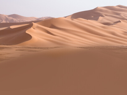 Es un larga caminata en el desierto. Alargar los chats por tiempo ilimitado solo regala perder el tiempo, frustración y adicción. Desierto de Sahara, Libia