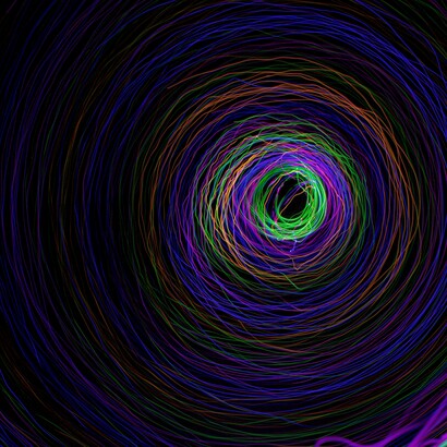 Il fenomeno è aggravato dagli algoritmi dei social media, che selezionano contenuti sempre più brevi e accattivanti per mantenere alta l’interazione