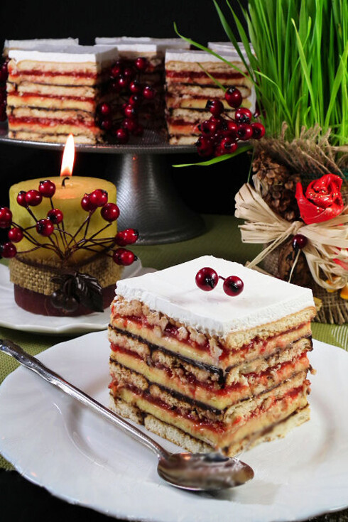 Fasting food, Cherry Cake © Minja Bogdanovski