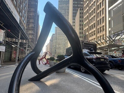 Steve Tobin, New York roots, exhibition view. Courtesy of Sundaram Tagore