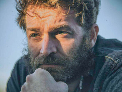 Paolo Saporiti. Parlando di questo lavoro Saporiti ha usato la parola "definitivo": la accettiamo se si riferisce al raggiungimento del culmine in un percorso di ricerca fatto con cura e amore