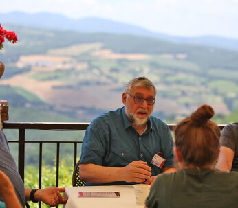 Il dialogo è al centro della Cortona Week, i partecipanti sono incoraggiati a costruire connessioni significative