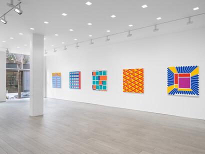 Jim Isermann, Build, exhibition view. Courtesy of Miles McEnery Gallery