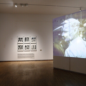 Günter Brus, Das bleiben im rahmen des unmöglichen, ausstellungsansicht. Mit freundlicher genehmigung der Neuen Galerie Graz