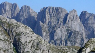 La catena montuosa delle Prokletije , al confine tra Montenegro e Kosovo