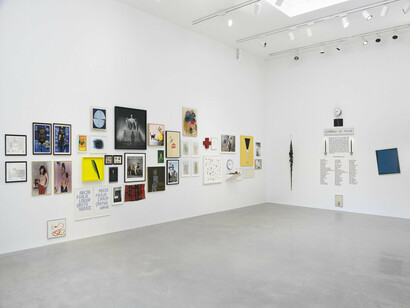 Various artists, My amazing friends, exhibition view. Courtesy of Jeffrey Deitch Gallery