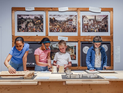Dive into the picture! A time journey for kid, exhibition view. Courtesy of Deutsches Historisches Museum