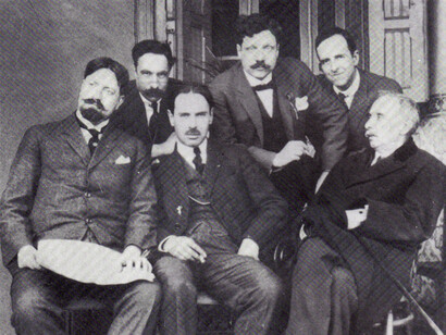 O Grupo da "Seara Nova", composto por Teixeira de Vasconcelos, Raúl Proença, Câmara Reys (de pé), Jayme Cortesão, Aquilino Ribeiro e Raúl Brandão