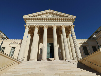 L'exercice de la liberté à travers les liens et les contextes sociaux souligne l'importance des éléments structurants les relations dans la configuration de l'identité humaine