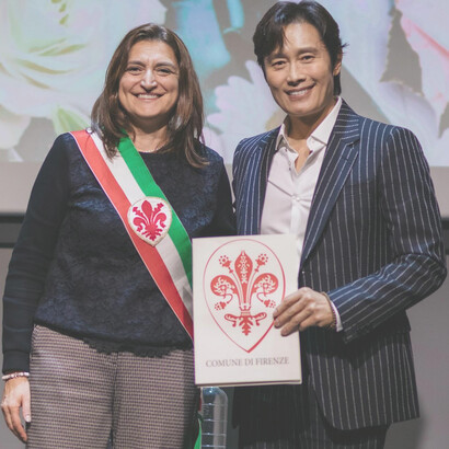 Florence Korea Film Festival 2024. Lee Byung-hun: premiazione del Comune di Firenze all'attore