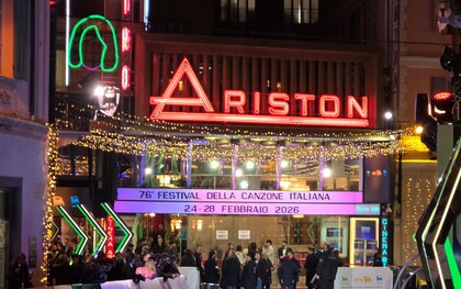 Esterno del teatro Ariston, Festival di Sanremo 2026, serata di mercoledì 26 febbraio 2026. Foto di Ferdinando Traversa