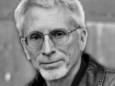 In collaborazione con il compositore Gary Malkin ha realizzato progetti come Graceful Passages e Care for the Journey, dedicati al sostegno emotivo di pazienti, familiari e operatori sanitari nei momenti di malattia e fine vita