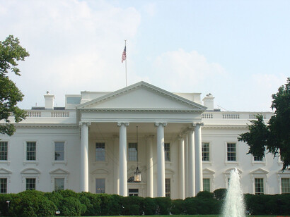 The White House on a sunny day, Washington, USA