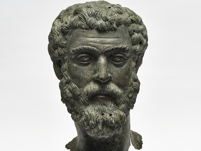 An emperor returns, exhibition sculpture. Courtesy of Glyptotek