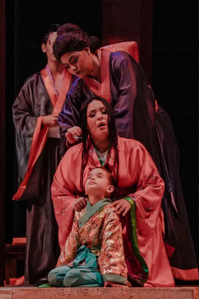 La calidez del público, el silencio respetuoso durante las arias y los aplausos sentidos al final demostraron cuánto puede conmover una obra bien realizada, incluso en tiempos difíciles