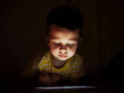 Cuando los niños están observando pantallas pueden perder oportunidades para desarrollarse