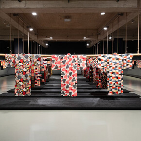 Powerful patterns, exhibition view. Courtesy of Museum für angewandte Kunst