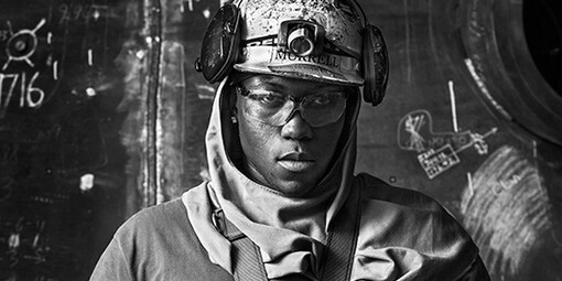 Glen McClure, Chris Murrell, Linesman, Newport News Shipbuilding and Drydock Corporation, Newport News, VA., archival inkjet print (photograph), 2014. Image © and courtesy of the artist.