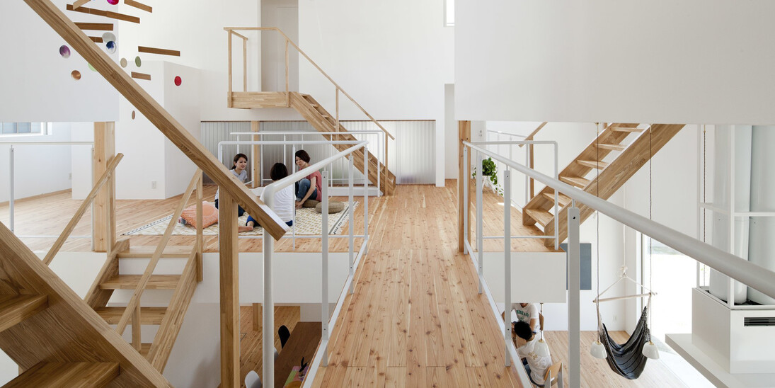 Together! Courtesy of CID au Grand-Hornu