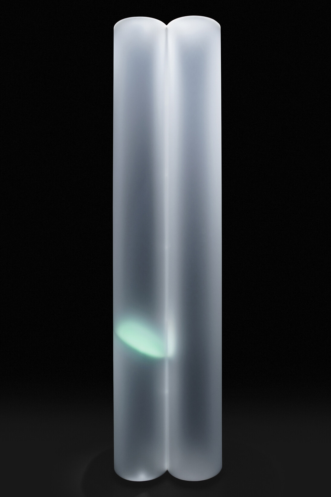 Helen Pashgian. Untitled, 2012–13. Formed acrylic. Los Angeles County Museum of Art, purchased with funds provided by Carole Bayer Sager on the occasion of the 2014 Collectors Committee. © Helen Pashgian. Photograph by Josh Morton