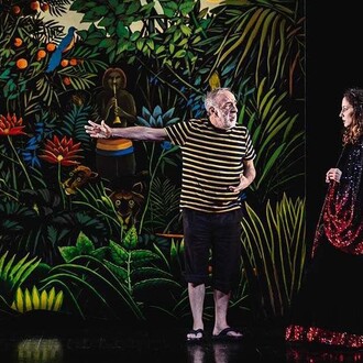 Ciarlatani, view of the performance. Courtesy of Teatro Donizetti