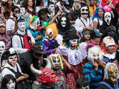 Desfile de los locos que se celebra en San Miguel Allende, el día de San Antonio de Padua, en torno al día del padre. Conmemoración a San Antonio de Padua. San Miguel de Allende, Guanajuato, México