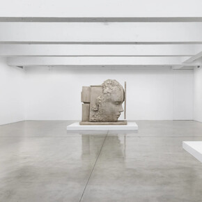 Mark Manders, exhibition view. Courtesy of Tanya Bonakdar Gallery