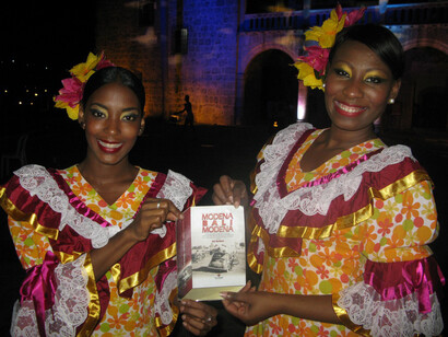 Sonya y Lucia Ramirez. Plaza de Espana, notte bianca
