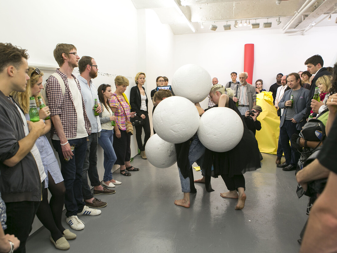 'perFORMa' opening night | Performance by Florence Peake