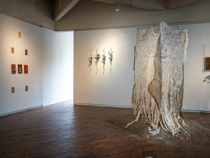 Ambra Castagnetti, Pánico efímero, vista de exhibición. Cortesía de MAMBO 