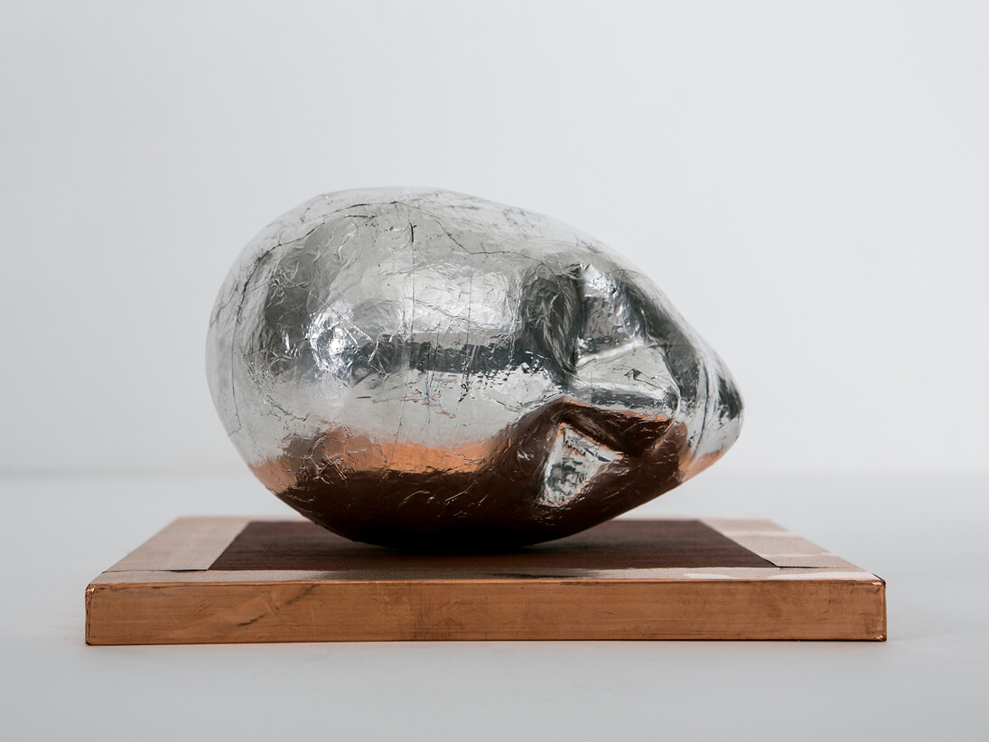Gabriel Klasmer, Head, 2011- 2012, Aluminium foil and foil tape, 25 x 20 x 20 cm