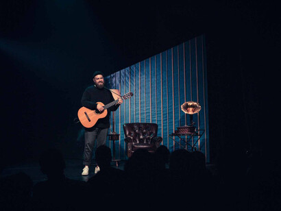 Exister, définition. De l’infiniment grand à l’infiniment con. Avec l'aimable autorisation du Les Théâ Tres